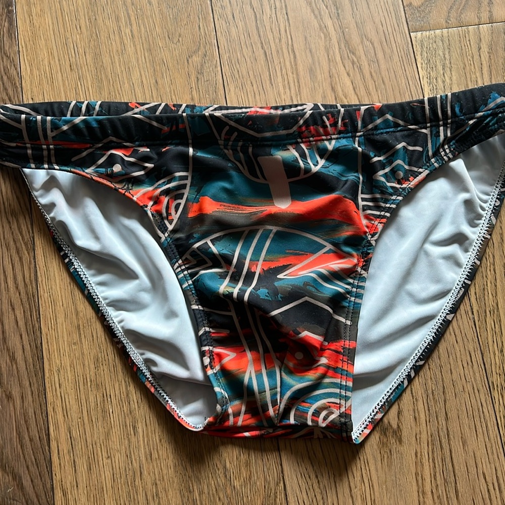 Speedo with pattern
